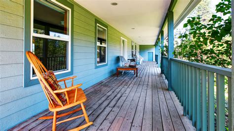 15 Colors That Will Upgrade Your Porch's Curb Appeal