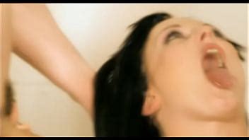 La morena Donna tiene un trío que incluye algo de sexo anal XVIDEOS