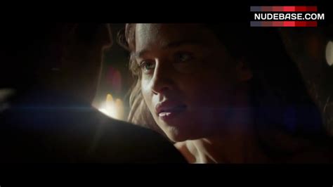 Emilia Clarke Full Nude On Street Terminator Genisys Nudebase