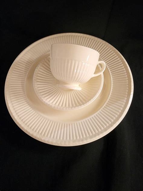 Wedgwood Edme Cream 2 3 4 Cup Saucer Dinner Plate Set Of Etsy