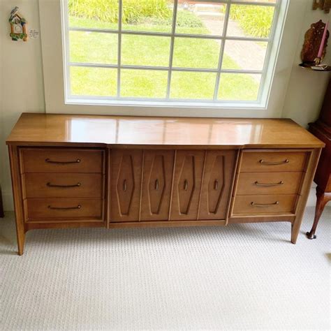 Mid Century Modern Walnut Credenza By Basset Furniture Chairish