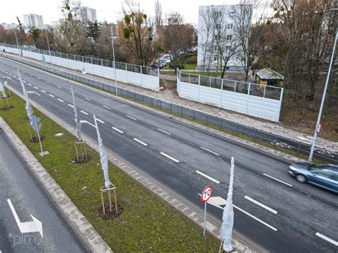 Zakończyła się budowa ekranu akustycznego wzdłuż ul Krzywoustego