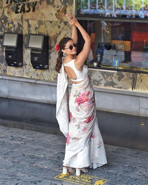 Alia Bhatt Is Splendid In Floral Saree For Gangubai Kathiawadi