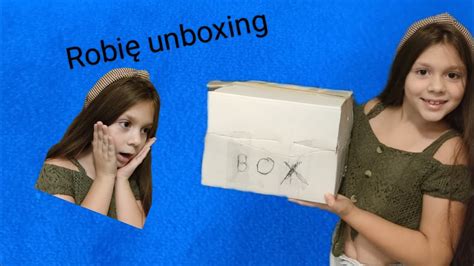 Robię unboxing zakupów które mama przygotowała Mama podkłada mi