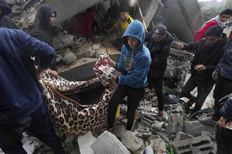 A Gaza Uccisi Mila Palestinesi Raid Di Israele Anche In Campo