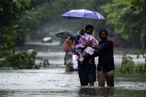 Puluhan Maut Hilang Banjir Kilat Di India Utusan Malaysia