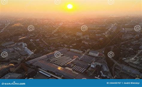 Vista A Rea De La Planta De Energ A Solar Con Paneles Fotovoltaicos