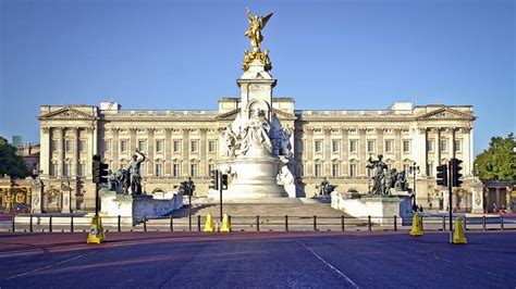 English Landmarks - 55 Famous Landmarks in England