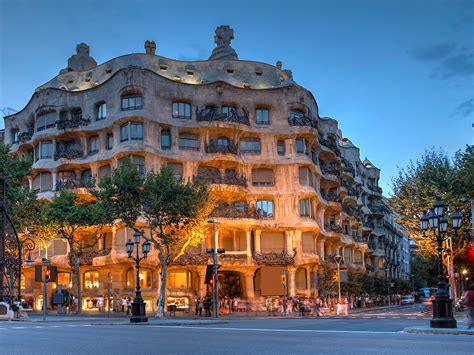 米拉公寓（casa Milà） 安东尼·高迪（antoni Gaudi） 建筑设计案例 树状模式