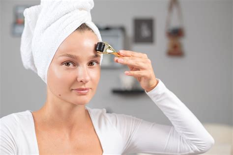 Microneedling mit dem Dermaroller Anwendung hilfreiche Tipps für zuhause