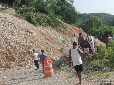 Lluvias Provocan Derrumbe En Barahona Afectan Acueducto Y El