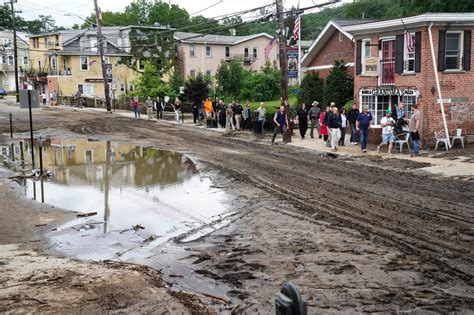 As climate risks increase, New York could require flood disclosures in ...