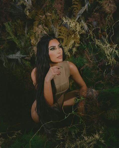 Kim Kardashian Half Naked Bts Photos Videos The Fappening