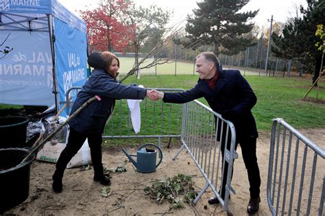 Opération Adopte ton arbre venez au parc de la Plaine des Bordes