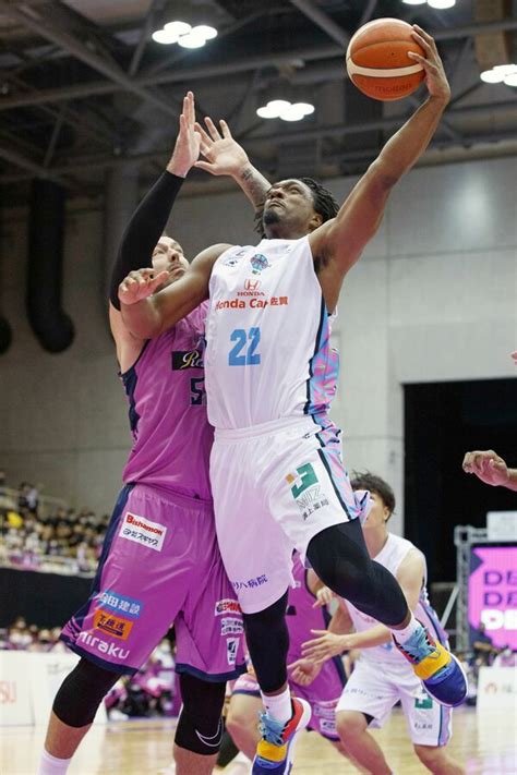 【写真・画像】＜佐賀バルーナーズ＞福島下し今季初勝利 佐賀74―54福島 スポーツ 佐賀新聞ニュース 佐賀新聞