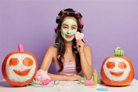 Beautiful Brunette Woman Gets Facial In Brunette Woman Beauty Hacks Beautiful