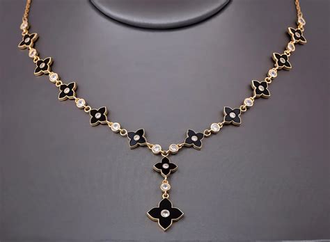 Zircon Four Leaf Clover Chain Necklace In Black