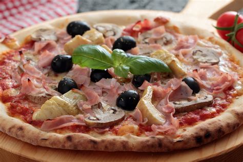 Recette De Pizza Jambon Fromage Champignon Recettes De Pizza