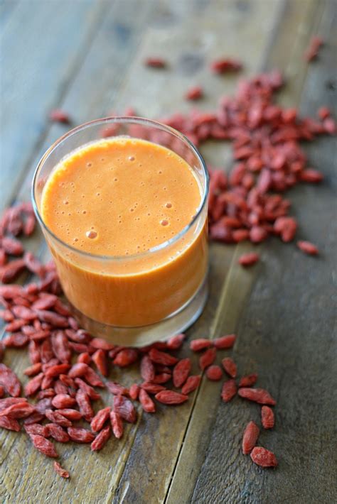 homemade by blaire: orange goji smoothie.