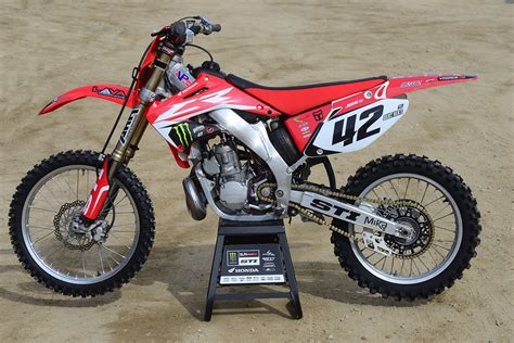 FRIDAY WRAP UP: WORLD 2-STROKE CHAMPIONSHIP BIKES - Dirt Bike Magazine