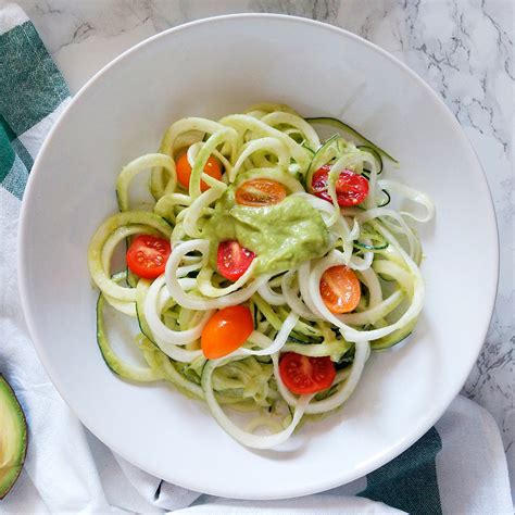 Tallarines de Calabacín con Guacamole de Curry Recetas Vegetarianas