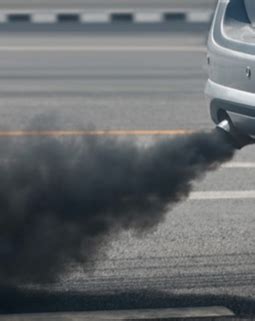 Causes De Trop De Fum E Noire Manant De L Chappement Des Moteurs