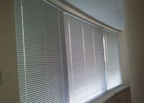 Горизонтальные жалюзи для офиса производственной компании - Alumdevelop