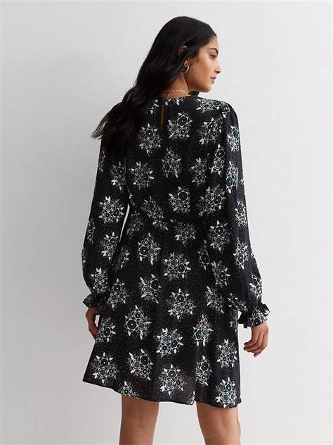 New Look Black Floral V Neck Mini Tea Dress Uk