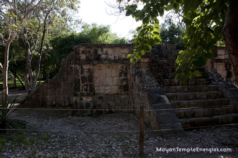 Chichen Itza Mayan Temple on the Yucatan Peninsula - photo gallery, images, pictures of the ...