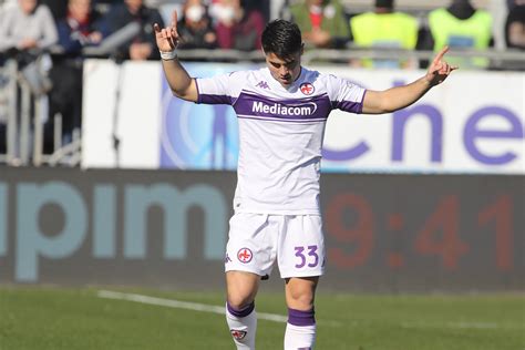 Cagliari Fiorentina Due Rigori Sbagliati Ed Un Espulsione Alla