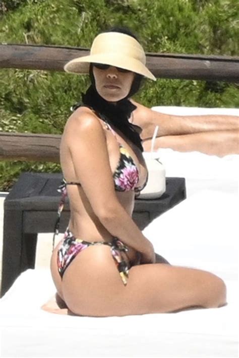 Kourtney Kardashian The Fappening Sexy Ass In Sardinia The Fappening