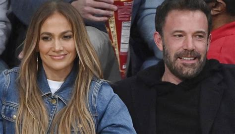 Jennifer Lopez E Ben Affleck Di Nuovo Insieme Lincontro Natalizio