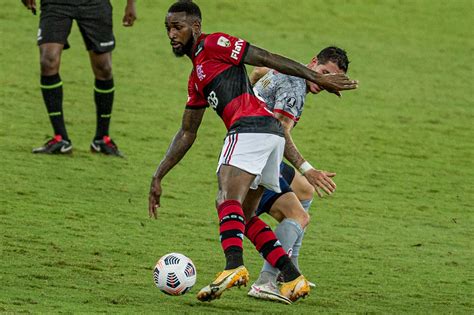 Flamengo Recebe Proposta De R Milh Es Por Gerson Coluna