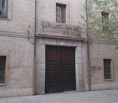 Residencia Universitaria Pontoneros Antiguo Cuartel De Sangenis O De