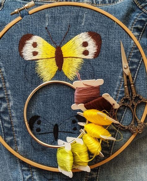Pin by Котенко Виктория on Мои процессы вышивки | Hoop wreath, Wreaths ...