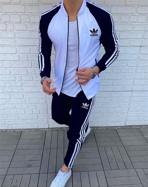 Купить Тёмно-синий спортивный костюм Adidas мужской с белыми полосами ...