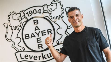 Xhaka recuperou sua imagem no Arsenal mas sai de cena para encabeçar o