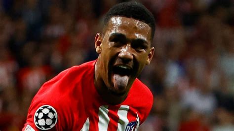 Atlético de Madrid vence al Dortmund pero termina pidiendo la hora y