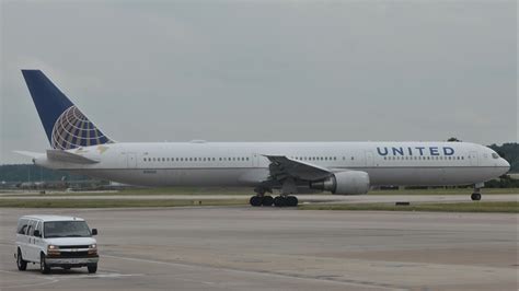 Ua B Iah United Airlines Boeing Er At George Bu Flickr