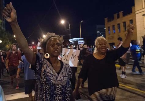 Protestas En Charlotte Por La Muerte De Un Afroamericano A Manos De La