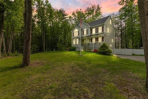 Kingston, NH Real Estate & Homes for Sale | realtor.com®