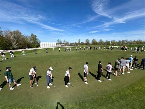 Golf Schnupperkurse zum Golf lernen in München GolfCity