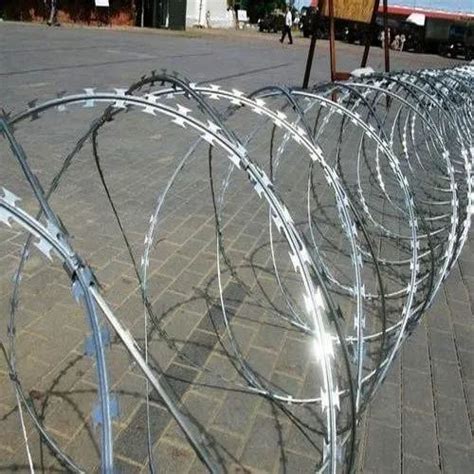 Stainless Steel Concertina Wire Border Barrier China Concertina Wire