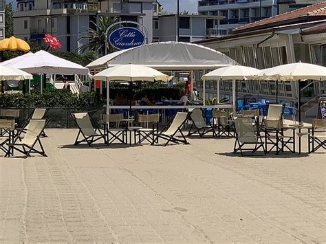 Bagno Citta Giardino Viareggio Prezzi Ombrellone Lettino E Sdraio