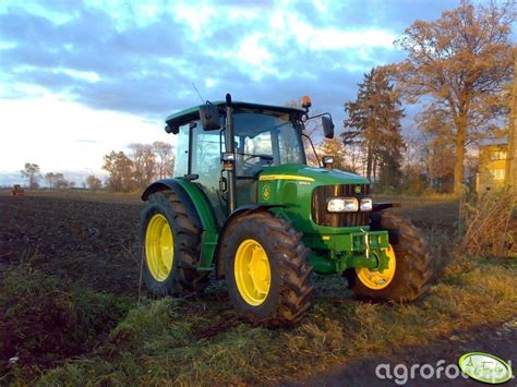 Zdjęcie ciagnik John Deere 5090R id 248678 Galeria rolnicza agrofoto