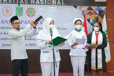 Ucap Janji Kepaniteraan Bagi Mahasiswi Program Studi Pendidikan Profesi