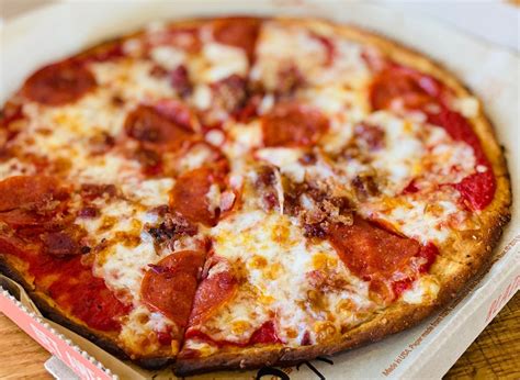 Blaze Pizza Sells Keto Crust See The Nutrition And Best Toppings To Order