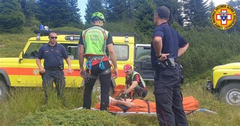 Altopiano Sette Comuni Doppio Intervento Del Soccorso Alpino Per