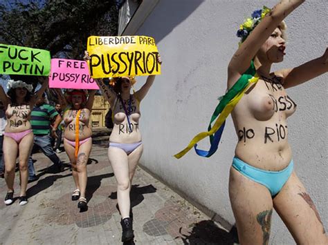 La banda rusa Pussy Riot dará un show gratuito en Brasilia en defensa