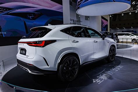 Reifengrößen des Lexus NX Lochkreis ET Felgengröße Schrauben